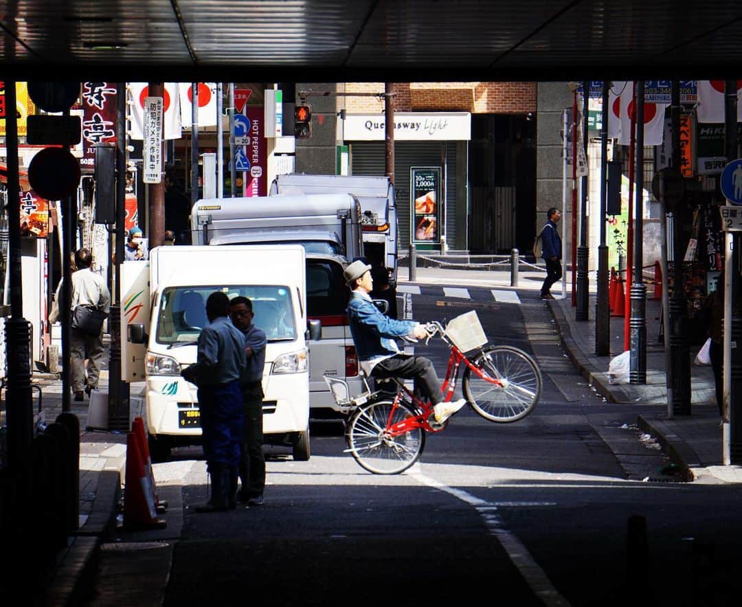 まもる( ´ ▽ ` )ﾉさんのインスタグラム写真 - (まもる( ´ ▽ ` )ﾉInstagram)「#乗るオヤジ  ゴロゴロSunday どっか出掛けようかな、、、 Shot by @tt_kichi  #渋谷 #shibuya  #mwjp #shotOniphone  @hypebeastjp」5月19日 8時05分 - mamotoraman