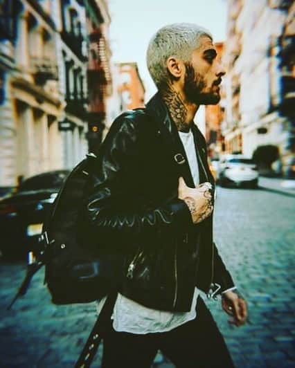 ゼイン・マリクのインスタグラム：「🎒: http://bit.ly/CamouflageZaynbyTheKooples @thekooples」