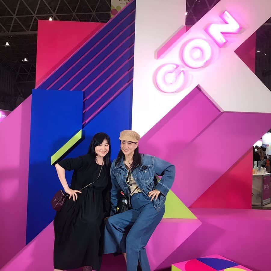 のインスタグラム：「@kconjapan 2019 #kcon  #kpop #韓流 祭り #韓国🇰🇷 @hiroyo04  と  初めて行ってきました❣️ めちゃ楽しかった〜😆 こんな近くで見れるなんて❣️ #叔母目線で応援 👏 @official_monsta_x  #monstax 😍 @sf9official  #sf9 ❤️ #韓国フード  #屋台も色々美味しかった😋 また行きたし❣️ #マエノリの観る方のライブ活動」