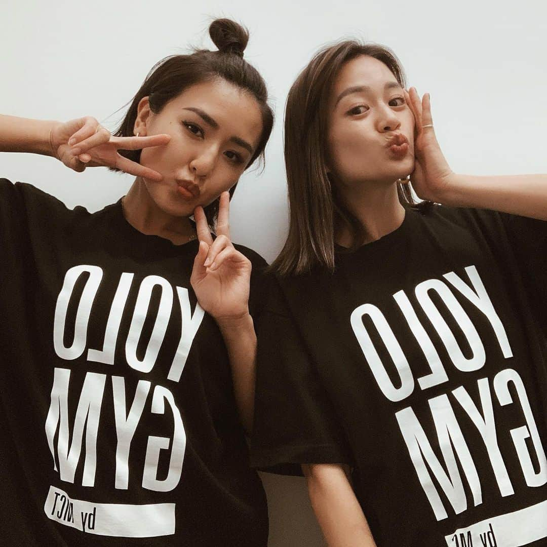 黒木なつみさんのインスタグラム写真 - (黒木なつみInstagram)「﻿ ﻿ YOLO GYM vol.2✌️💖﻿ ﻿ 今回はピラティス→柔術→ヨガ🧘‍♀️﻿の3クラスを体験✨🥳 ﻿ 今日の程よい筋肉痛が気持ち良い;)﻿ . ウェアーは初めましての @gfitca 🌈﻿ ﻿ 着心地良くて動きやすかった✌︎﻿ オールブラックも会場でゲット🍀﻿ ﻿ @yolo.style_japan 宜しくね♫﻿ ﻿ . #GFITCA#YOLOGYMbyMCT　#YOLOGYM2019#MCTOIL　﻿ #キレイに踏み出せ﻿ #youonlyliveonce」5月19日 17時41分 - natsumi0086