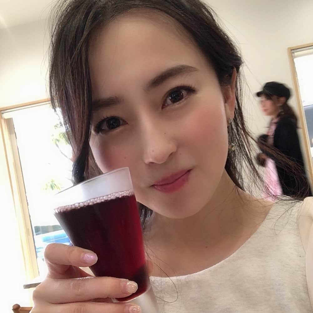 薄井しお里さんのインスタグラム写真 - (薄井しお里Instagram)「本数が増えるごとに変わる目のトロリンチョにご注目👉✨ ・ サンスポGOGOクイーンと行くバスツアー✨ お昼ご飯も皆様とほうとうをいただきました♡ ・ いろんなお話ができてとっても充実した1日でした🌞✨ #サンスポ #サンケイスポーツ #GOGOクイーン #富士山ビール #河口湖 #富士山 #酔ってないようで酔ってる」5月19日 17時44分 - shiori.uuu