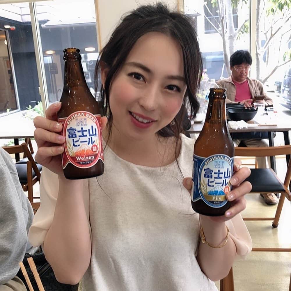 薄井しお里さんのインスタグラム写真 - (薄井しお里Instagram)「本数が増えるごとに変わる目のトロリンチョにご注目👉✨ ・ サンスポGOGOクイーンと行くバスツアー✨ お昼ご飯も皆様とほうとうをいただきました♡ ・ いろんなお話ができてとっても充実した1日でした🌞✨ #サンスポ #サンケイスポーツ #GOGOクイーン #富士山ビール #河口湖 #富士山 #酔ってないようで酔ってる」5月19日 17時44分 - shiori.uuu