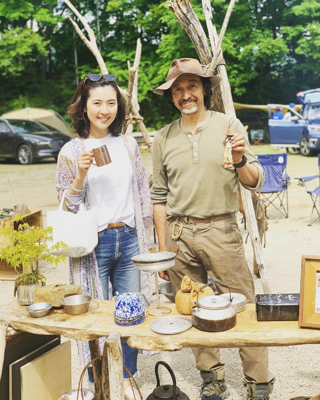 小川りかこさんのインスタグラム写真 - (小川りかこInstagram)「ネイチャークラフト作家の長野修平さんにもお会いする事が出来ました！ 決して真似は出来ないけど、憧れちゃう暮らし🏞 台湾では長野さんの人形が作られている程、大人気！ 長野さんがご用意下さった、熟成されたベーコン🥓もコーヒー☕️もすっごく美味しかった😆‼️ 長野さんとキャンプご一緒したいなぁ🏕  #BEPAL#試乗会#suv#長野修平 さん #アウトドア#outdoor#🚗」5月19日 17時57分 - rikakoogawa