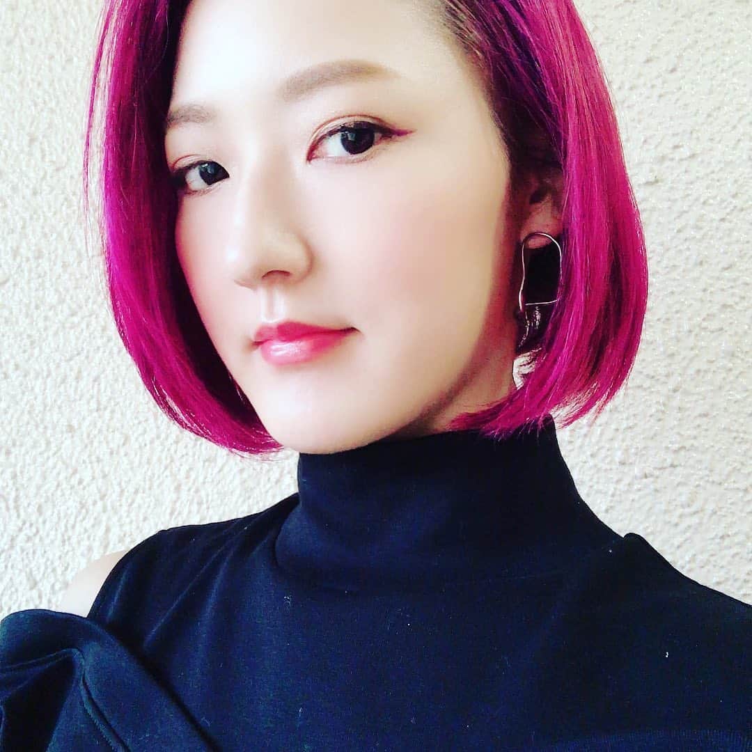 花野じゅりあさんのインスタグラム写真 花野じゅりあinstagram Uzuのアイライナー パープル よくみるとパープル さりげなく目元が 華やぎました Uzu アイライナー Purple 5月19日 18時46分 Julia Hanano