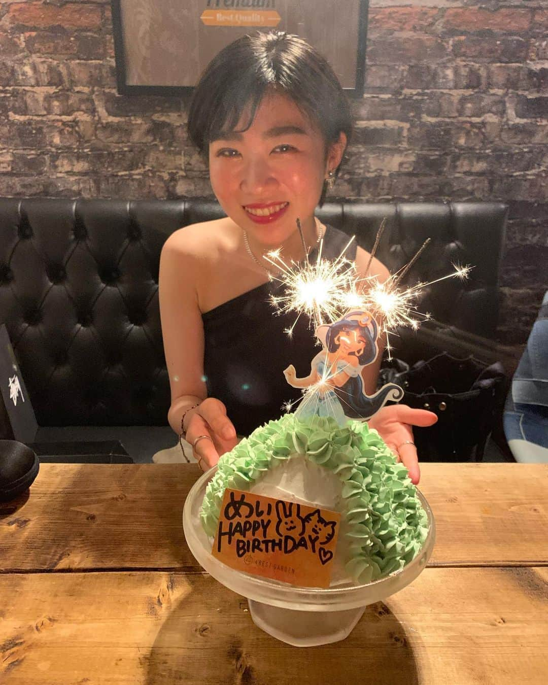 松本優さんのインスタグラム写真 - (松本優Instagram)「. . めいちゃん お誕生日おめでとう♡ 出会えて本当に良かった！ なんかここでたくさん文章考えてたけど やっぱりシンプルでいこう！ だいすき！もう愛が止まらない！ これからもよろしく！ . . #happybirthday#mei#お誕生日おめでとう#サプライズ#これからもよろしくね」5月19日 19時00分 - matsumoto_yu