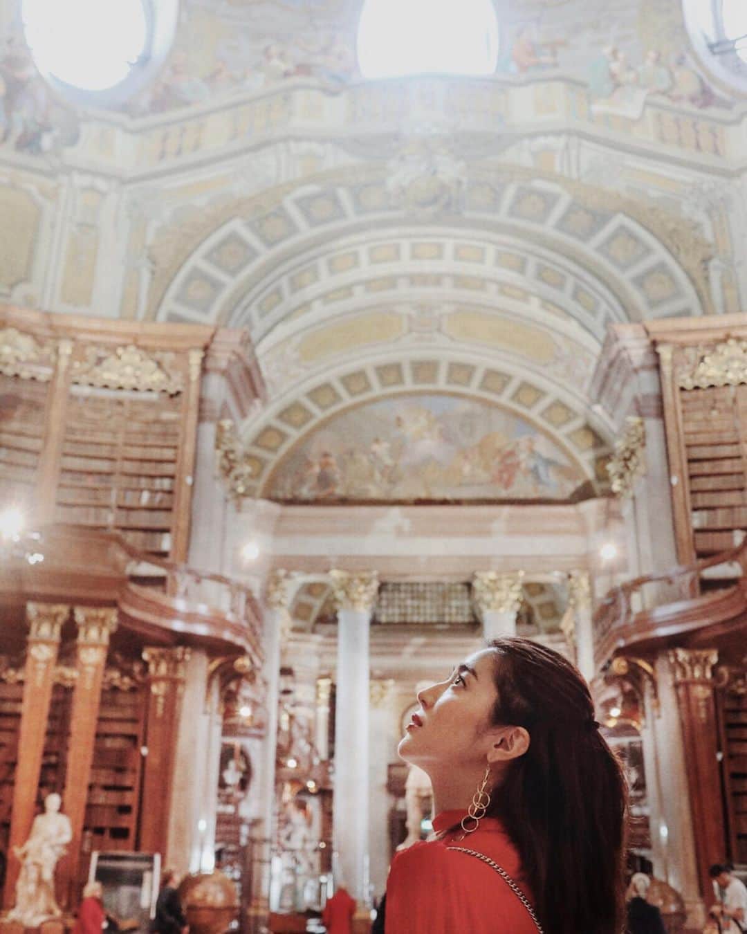 大口智恵美さんのインスタグラム写真 - (大口智恵美Instagram)「世界一美しい図書館📚 #オーストリアバケットリスト #feelaustria #ウィーン今 #ViennaNow #tabimuse」5月19日 19時03分 - chemiiiii