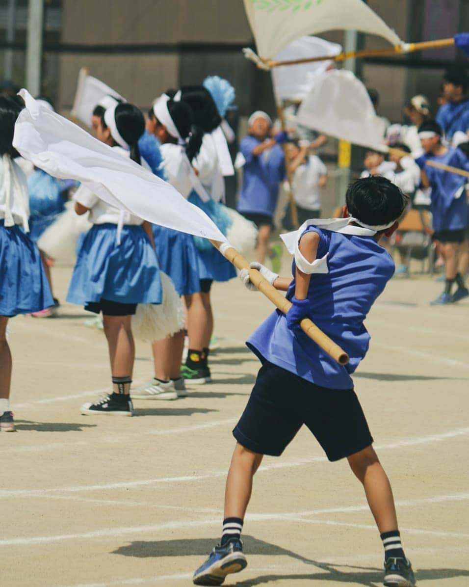 栁川かおりさんのインスタグラム写真 - (栁川かおりInstagram)「*2019.05.19 真夏日と思うくらいな#運動会 でした。 *  応援団するよ！って息子。 いつも暑いのヤダ、疲れるのヤダって 言ってるからびっくり。 * 全力で旗を振る姿に じーんとしたりして (笑) * 何にもしてない私が一番バテたかな😰 太陽の下にいるだけでダメだー。 *」5月19日 10時21分 - kaori_yanagawa