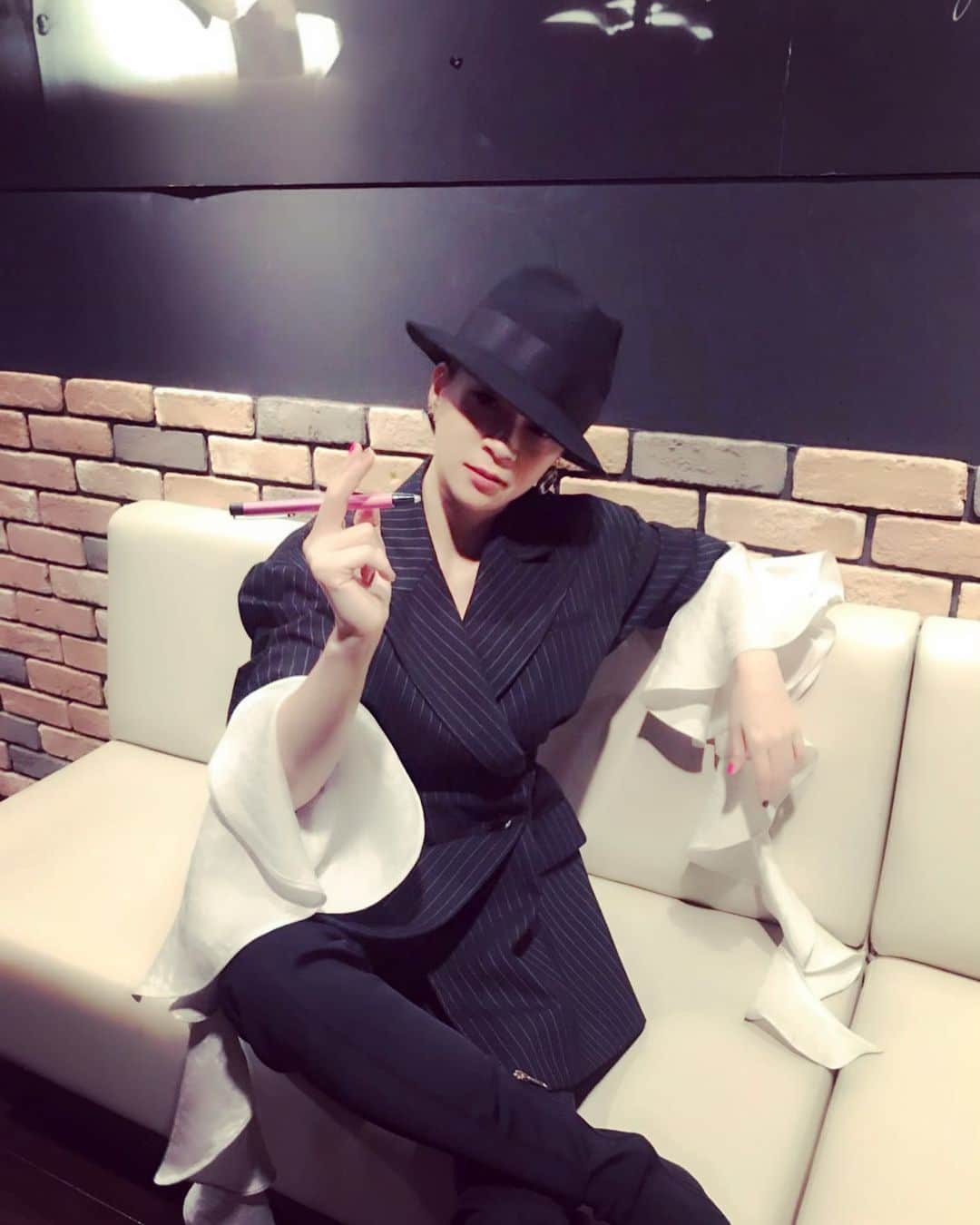 小柳ゆきのインスタグラム：「名古屋blue note2日目終了です🙂 来てくれた皆さんありがとう💕 バンドさんと写真撮り忘れてしまいました💦昨日のメンバーは(Pf)草間信一さん(Bs)鳥越啓介さんCho)牧野竜太郎さん(Ds)工藤明さん でした✨ . そして東京ビルボードの席を解放し少し空きがでました‼️ 取れなかった方々はチェックしてみてください😉 https://bit.ly/2vQoMc8 . . さてこれから岩船山クリフステージです🌞」