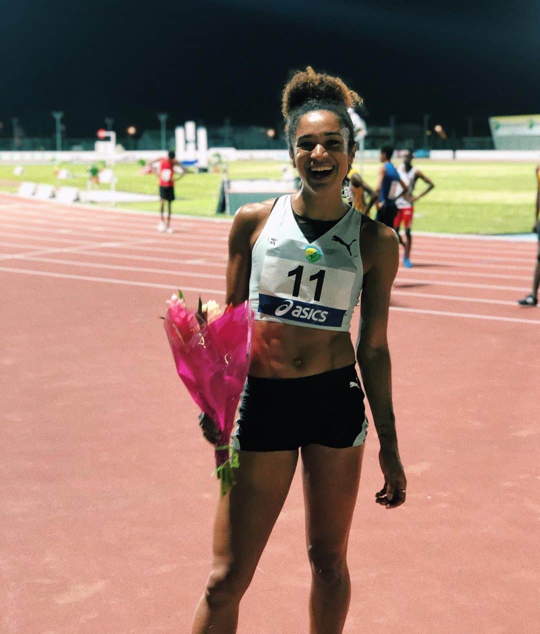 ジョディ・ウィリアムズのインスタグラム：「22.92 for the win out here in Guadeloupe... not quite what I wanted but not too far away either, we getting there!! 😁 (shout outs @desiree_lh for the pic, love to see you back!!)」