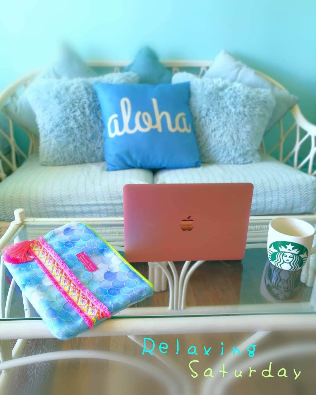 Moco Lima Hawaiiさんのインスタグラム写真 - (Moco Lima HawaiiInstagram)「Laptop Case Mermaid, Made By Moco  まったり、ゆったり土曜日♡  #coffertime#mermaid#laptop#sleeve#macbook#apple#pineapple#pc#case#aloha#blue#handmadebyme#handmade#mocolima#saturday#relax#art#beautiful#photoshoot#photogenic#photography#waikiki#ハワイ#アロハ#アロハマイホームにて撮影#モコリマハワイ  This picture was taken at Aloha my home.  Showroom 13:00-18:00 Open Today♡」5月19日 10時56分 - mocolimahawaii