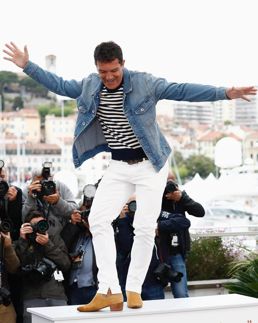 Just Jaredさんのインスタグラム写真 - (Just JaredInstagram)「@antoniobanderasoficial & @penelopecruzoficial hit the red carpet at the photo call for their new movie “Pain & Glory” held during the Cannes Film Festival! #AntonioBanderas #PenelopeCruz #CannesFilmFestival Photos: Getty」5月19日 11時12分 - justjared