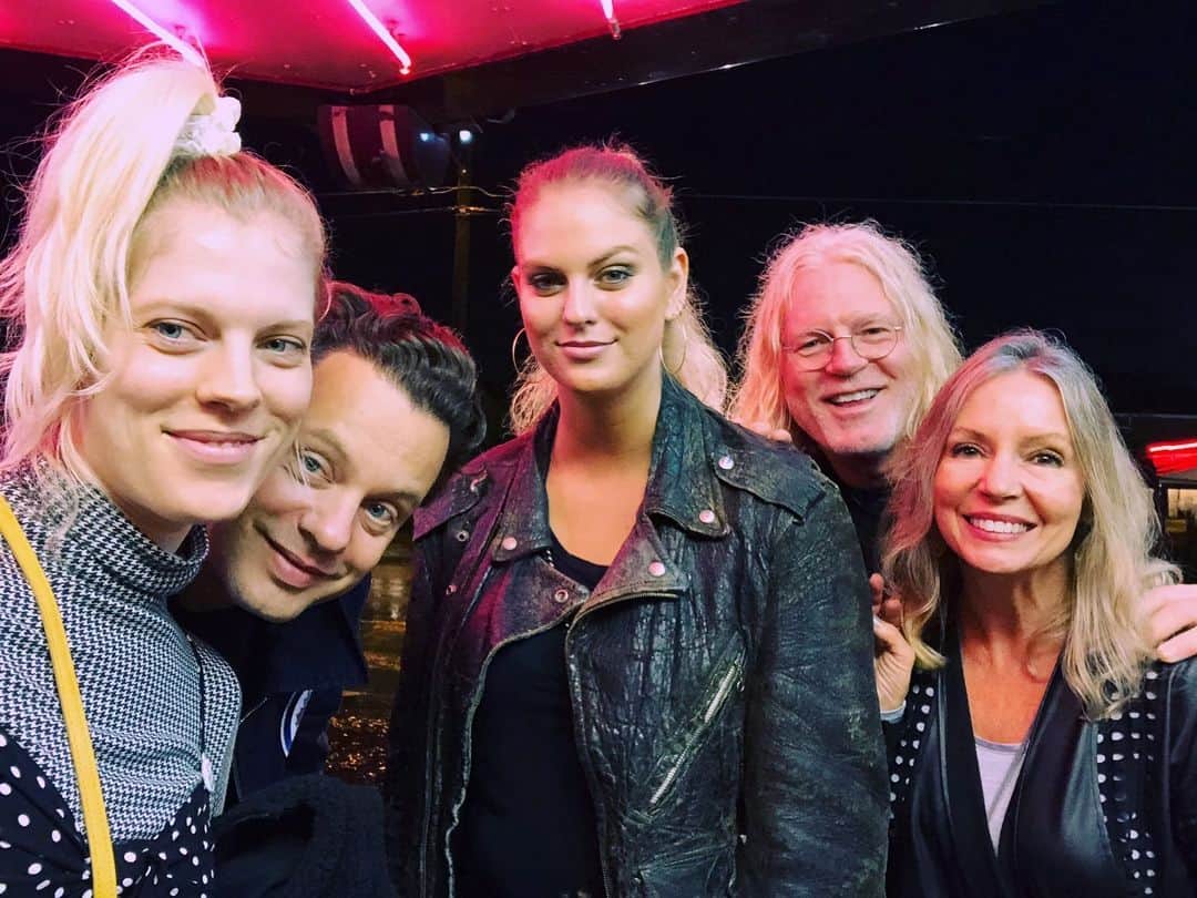 Anna Lylesのインスタグラム：「Happy birthday Dad 💓 #familylove」
