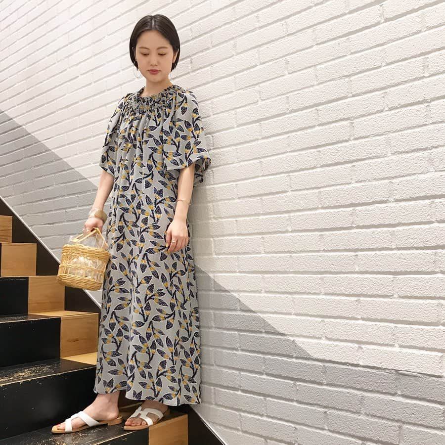 green label relaxing 自由が丘店さんのインスタグラム写真 - (green label relaxing 自由が丘店Instagram)「【WOMENS】STYLING!! tribalprint one-piece#BRACTMENT 3626-105-2292 ¥18000+tax  square cross sandal 3631-199-1273 ¥7900+tax . ☎︎03-5731-8531  #unitedarrows  #ユナイテッドアローズ #greenlabelrelaxing #グリーンレーベルリラクシング  #jiyugaoka#自由が丘#newarrival #newarrival#fashion #tribal#onepiece#BRACTMENT #greenlabelrelaxingWOMENS#19SS」5月19日 11時20分 - glr_jiyugaoka