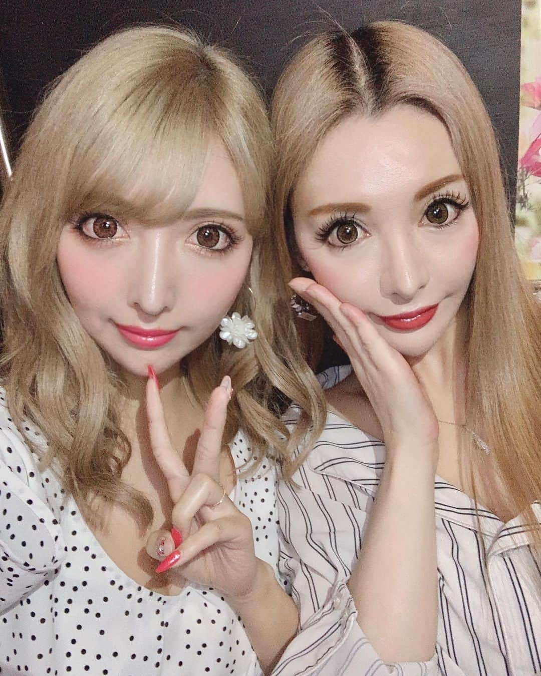 吉川ちかさんのインスタグラム写真 - (吉川ちかInstagram)「大好きなりんちゃんと!! 最近女子だけで 女飲みするの楽し過ぎて ついつい朝まで飲んでた😂💓笑 . ちえさんは潰れてたから 写真がない😐笑 . 昨日浴びるほど飲んだから 今日は徹底的に食事制限がんばる😐💓 . #仲良し#朝までコース#ストレス発散#楽しかった#happy#引き続き#ダイエット#頑張ります」5月19日 11時57分 - yoshikawachika_1116