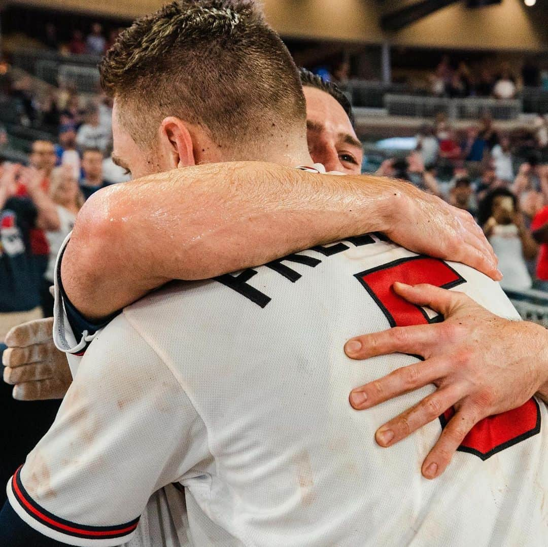 アトランタ・ブレーブスさんのインスタグラム写真 - (アトランタ・ブレーブスInstagram)「GO WIN THIS THING, FREDDIE!!!!!! #ChopOn」5月19日 12時06分 - braves