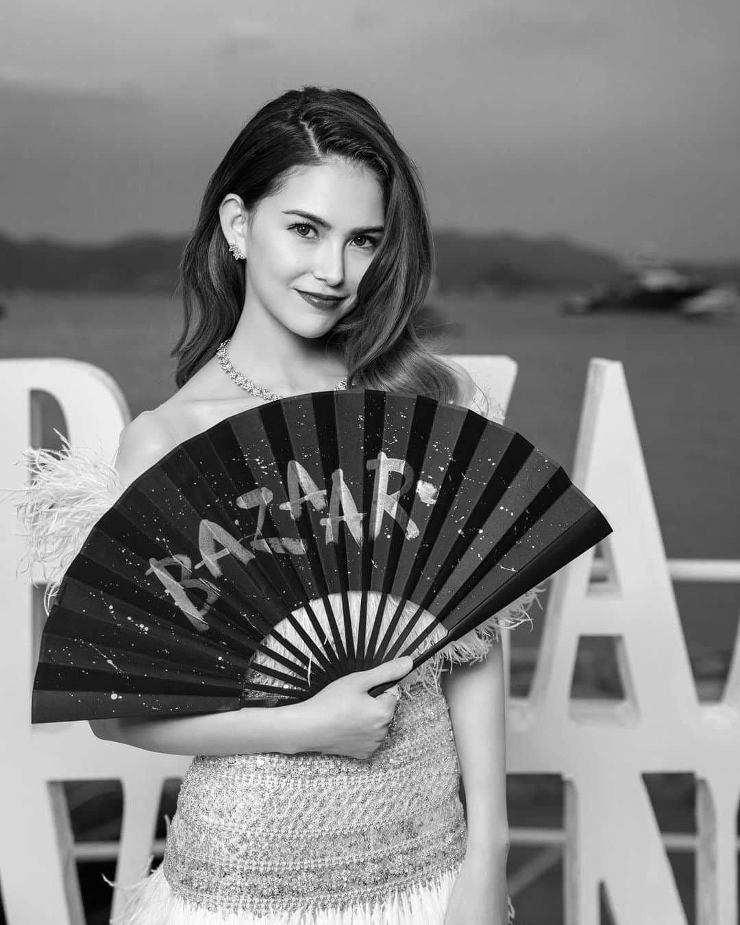 ハンナ・クインリヴァンさんのインスタグラム写真 - (ハンナ・クインリヴァンInstagram)「🖤 #bazaar #cannesfilmfestival」5月19日 12時23分 - hannah_quinlivan