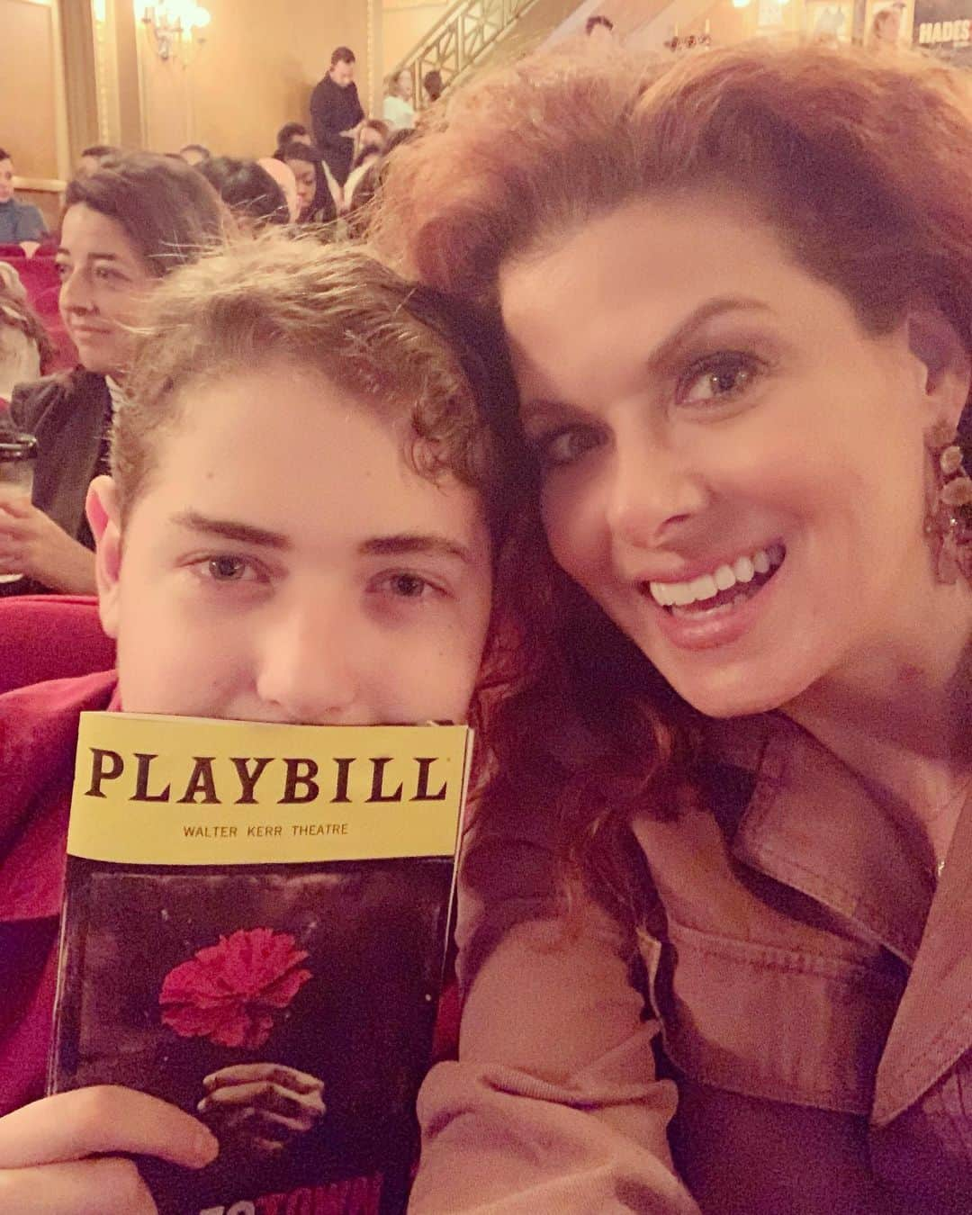 デブラ・メッシングさんのインスタグラム写真 - (デブラ・メッシングInstagram)「We saw #Hadestown tonight and it was so special. If you love mythology and powerful choreography and mind blowing set transformations and voices from the heavens, this is your play. Thank you everyone at the Walter Kerr Theatre!」5月19日 12時43分 - therealdebramessing