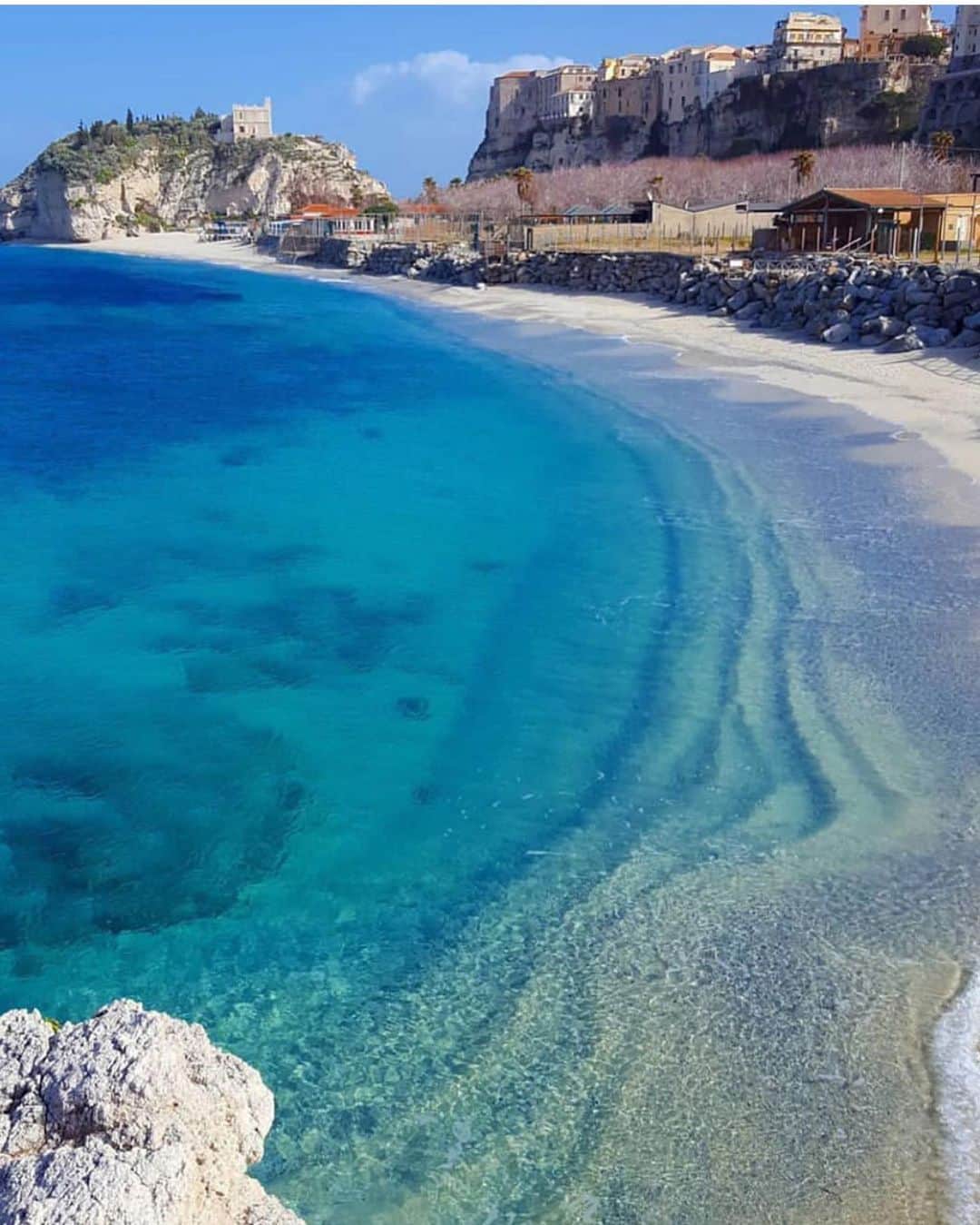 Wonderful Placesさんのインスタグラム写真 - (Wonderful PlacesInstagram)「Tropea - Italy ✨❤️❤️❤️✨ . Picture by ✨✨@roberto_lorenzo_photography✨✨ #wonderful_places for a feature ❤️」5月19日 12時54分 - wonderful_places