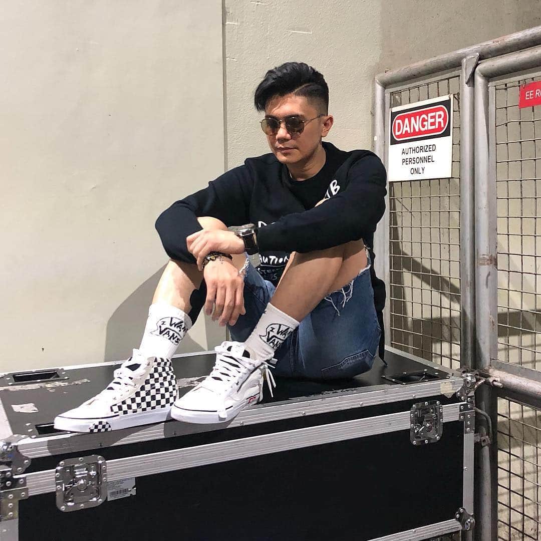 Vans Philippinesさんのインスタグラム写真 - (Vans PhilippinesInstagram)「See how @sharlenesanpedro1 , @vhongx44 , and @michellevito styled some of our favorite picks for the week! #MyVans #VansPhilippines」5月19日 13時06分 - vansphilippines