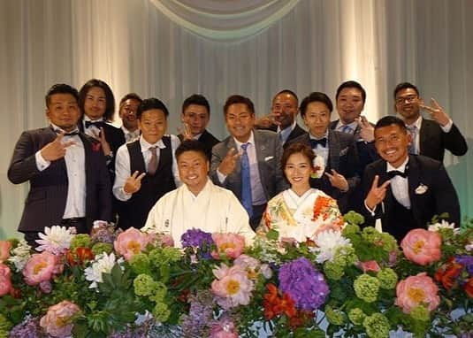 ryoma0808のインスタグラム：「🤵福島社長 なつさん👰﻿﻿ ✨Happy Wedding✨﻿﻿ ﻿﻿ お二人の想いがたくさん詰まった素敵な結婚式で、﻿﻿ 終始笑顔の絶えない最高の時間でした。﻿﻿ 改めて御結婚おめでとうございます☺️✨﻿ ﻿ そして今日も結婚式😎﻿ ﻿ 僕の結婚はいつになるのでしょうか😆笑」