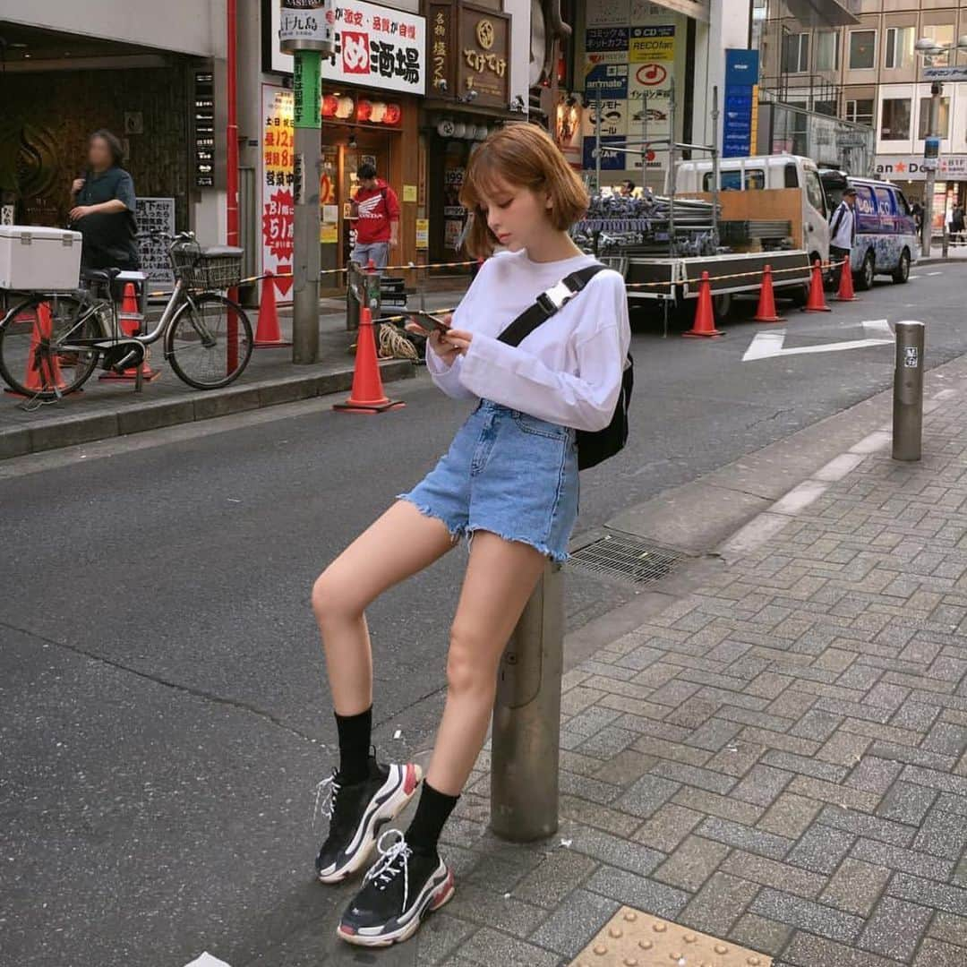 Chuuさんのインスタグラム写真 - (ChuuInstagram)「비오니깐 우산 챙기세여!!✨#chuuseoul」5月19日 13時37分 - chuu_official