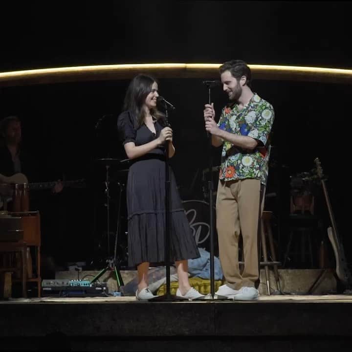 ベン・プラットのインスタグラム：「me & molly singing bonnie rait in austin」