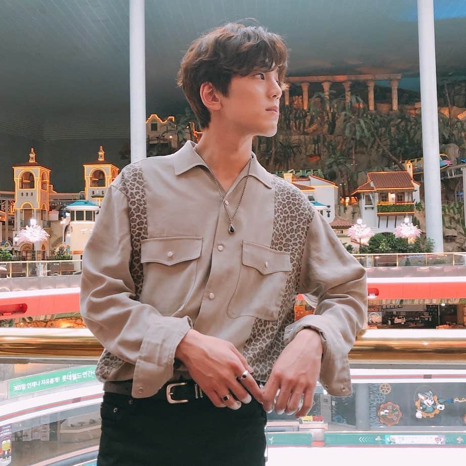 キム・ミンギュのインスタグラム：「민석이의 이쁜악세사리들 #kujaan #쿠잔」