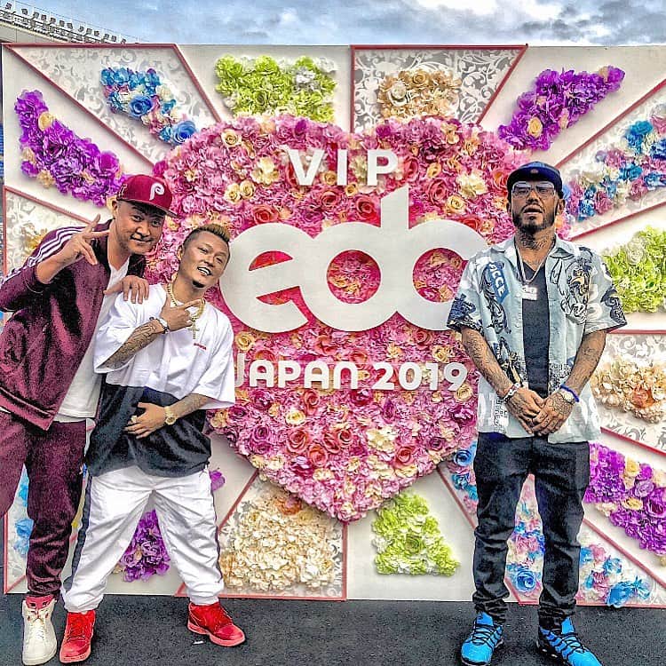 K-YOのインスタグラム：「🔴🔵」