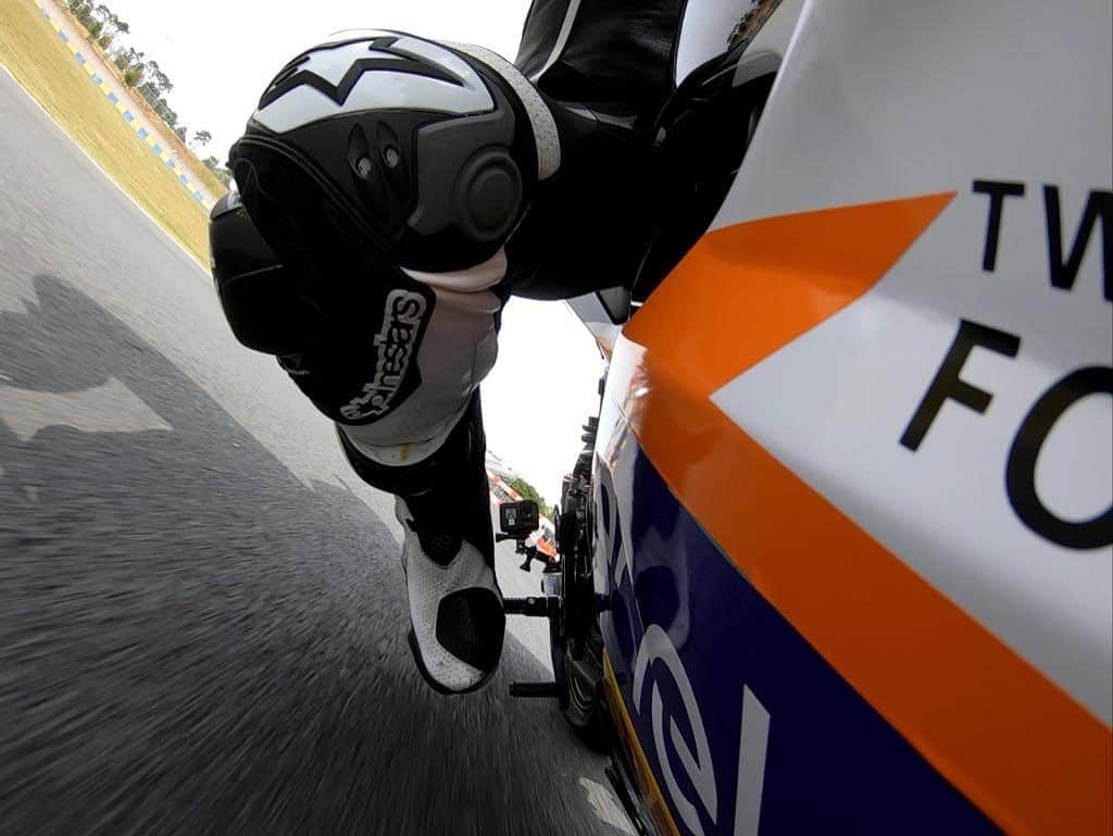 MotoGPさんのインスタグラム写真 - (MotoGPInstagram)「Capturing the electric power ⚡️ // 📸 @gopro #FrenchGP 🇫🇷 #GoPro #MotoE #Ebike #Electric #Racing」5月19日 14時37分 - motogp