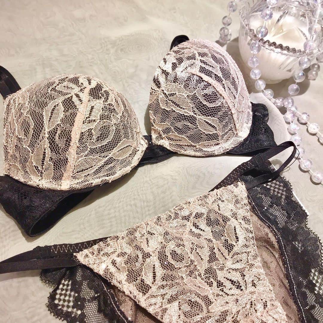 のインスタグラム：「#ONSALE - 詳しくはblog更新したので、TOPのURLから飛んで見て下さい✨ -  #RAVIJOUR #ラヴィジュール #ravijourstaff #ravijoursapporo #ravijourofficial #sapporo #ランジェリー #グリッター #ラメ #4プラ」