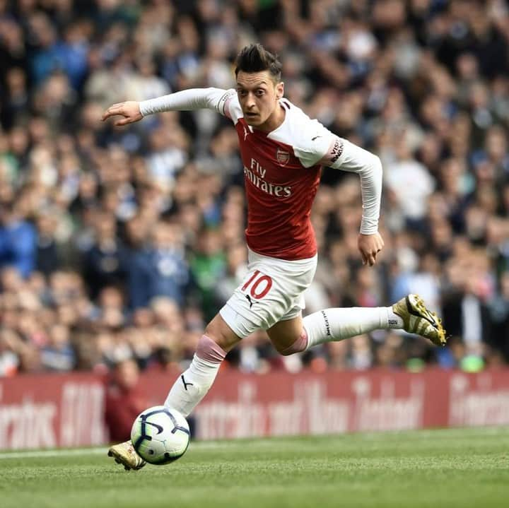 アーセナルFCさんのインスタグラム写真 - (アーセナルFCInstagram)「〽 #Mesut #Ozil #M1Ö #YaGunnersYa⠀ ⠀」5月19日 15時20分 - arsenal