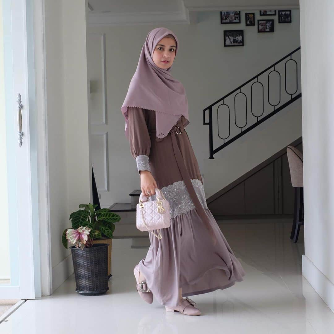 Shireen Sungkarさんのインスタグラム写真 - (Shireen SungkarInstagram)「Day #14  #ramadanmubarak  @zashi.id  #lebaranwithzsj  Shoes shireenX @ittaherl.curated coming soon yay bismillah」5月19日 15時20分 - shireensungkar