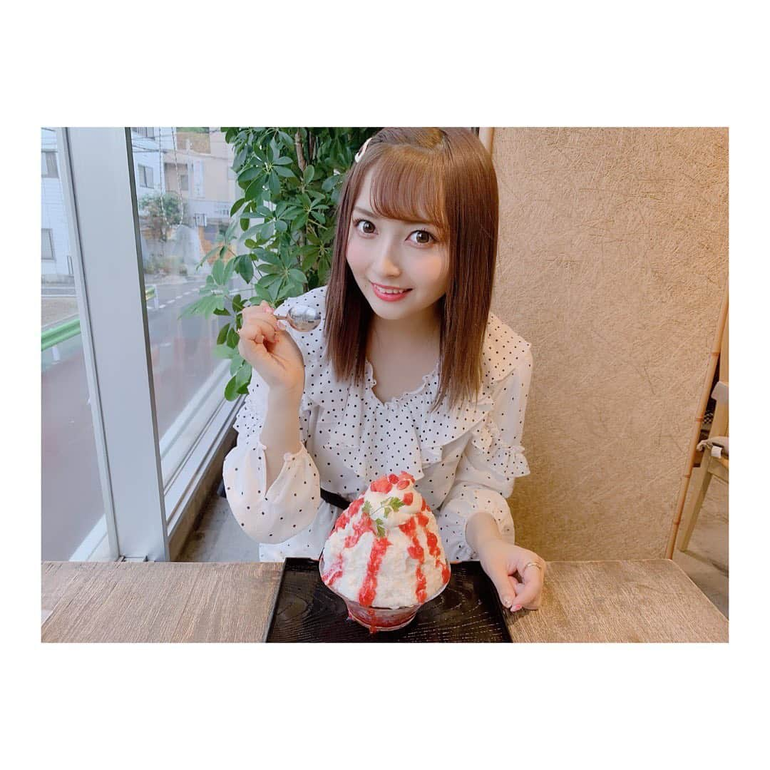 太田里織菜さんのインスタグラム写真 - (太田里織菜Instagram)「. 親友とかき氷食べてきたの♡ . 三軒茶屋にある"かんな"ってお店ヾ(･ε･｀*) . "BC(マルカルポーネいちごミルキッシュヨーグルト)"を注文しました！！ ほんっっっとに美味しかった(◍•ᴗ•◍) また絶対いくっ❣️ . #らぶどる #かき氷 #三軒茶屋 #かんな #和キッチンかんな #和キッチンかんな🍧 #和キッチン #いちごかき氷」5月19日 15時22分 - riopyon1231