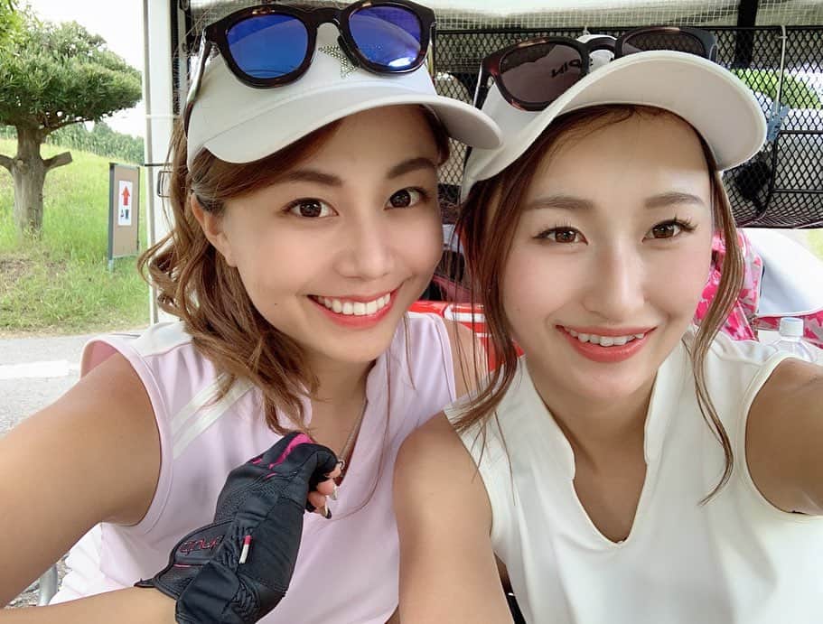 のインスタグラム：「- - 帰りはさきが運転🌴🌴🌴 アクアライン渋滞中🥺 - #ゴルフ女子 #ゴルフ男子 #ゴルフコーデ #スポーツ女子  #ゴルフウェア #スポーツ #golf #골프 #골프스타그램 #골프장 #라운드 #골프스윙 #골프사랑 #골프레슨 #아이언샷 #스크린골프 #드라이버샷 #골스타그램 #トレーニング #トレーニング女子 #筋トレ #筋トレ女子」