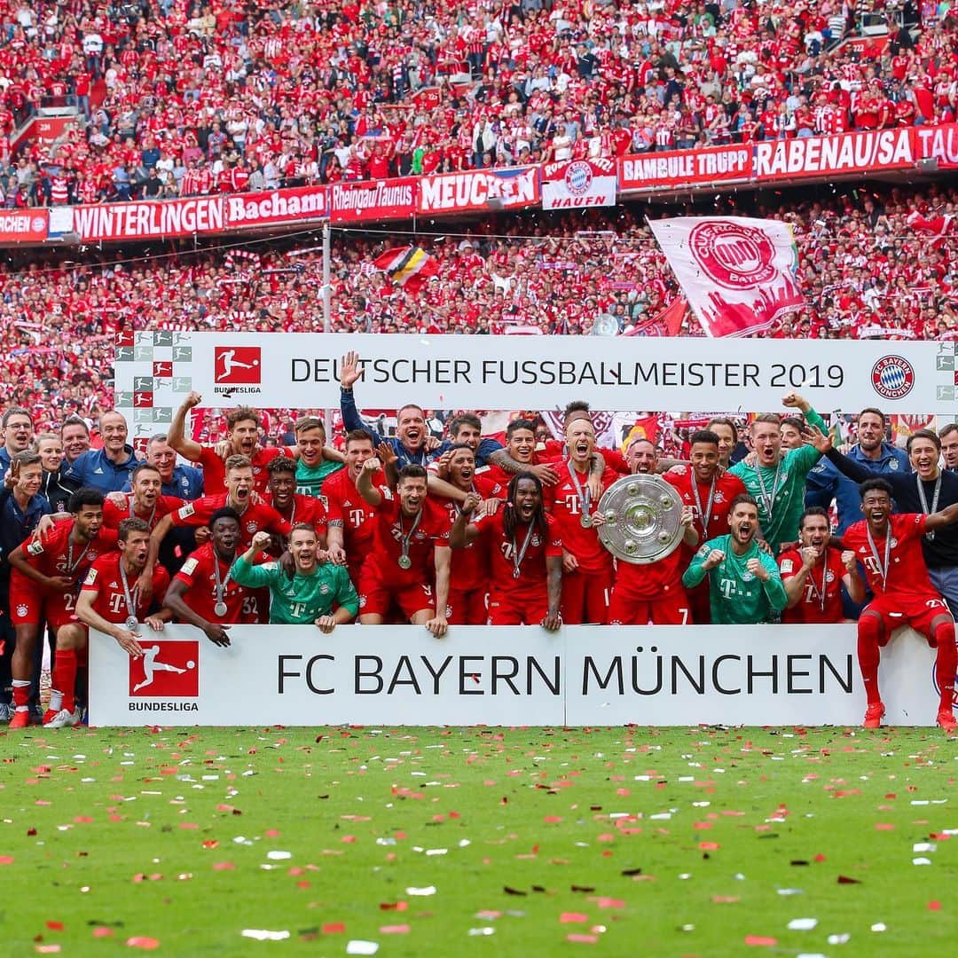 トーマス・ミュラーのインスタグラム：「What a great feeling: 7 times in a row Deutscher Meister 🏵 🏵🏵🏵🏵🏵🏵 #fcbayern #miasanmeister #bundesliga #esmuellert #miasanmia」