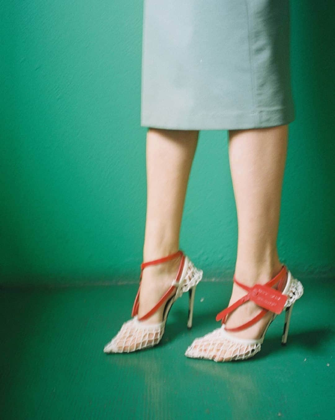 OFF-WHITE C/O VIRGIL ABLOHさんのインスタグラム写真 - (OFF-WHITE C/O VIRGIL ABLOHInstagram)「resort 19 women's Off-White™ collection titled "No Doubt" at Le Corbusier's Maison du Brésil. white zip tie d'Orsay heels. photography c/o @viktorvauthier」5月19日 16時01分 - off____white