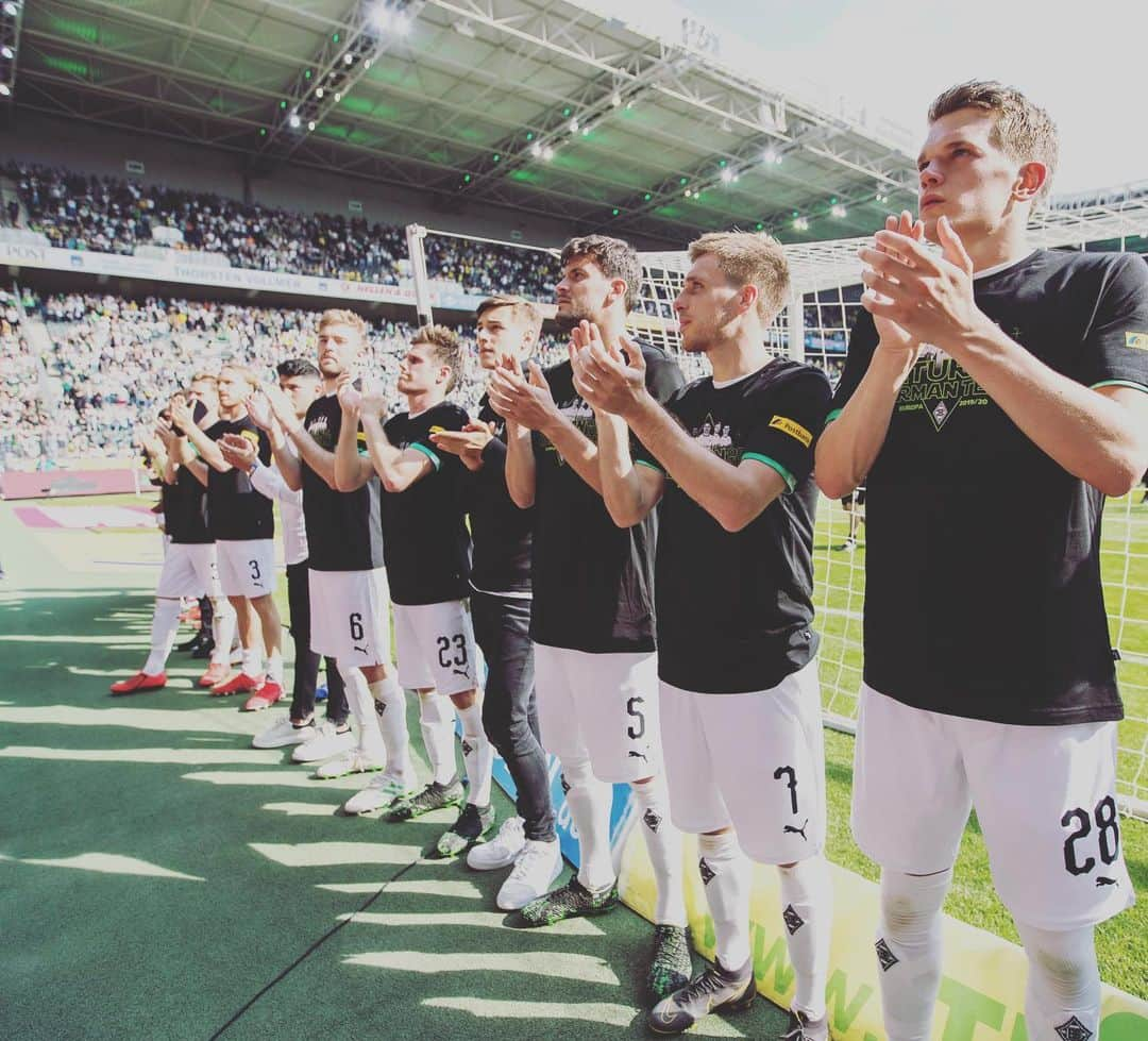 パトリック・ヘアマンのインスタグラム：「Danke für die Unterstützung dieses Jahr! 💚Europa wir sind zurück!! 🎊🎉🎊🎉💚💚🐎」