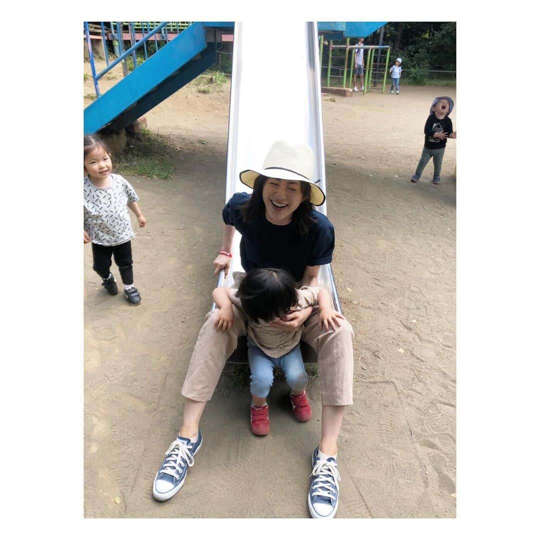 高垣麗子さんのインスタグラム写真 - (高垣麗子Instagram)「・ 今日は仲良し親子と 公園で遊んできました◯ 思っていた以上に暑い！ そして 思っていた以上に 滑り台でお尻が痛い！ また遊んでね〜〜〜〜 ・ ・ #myfriends  #happytime」5月19日 16時11分 - reikotakagaki