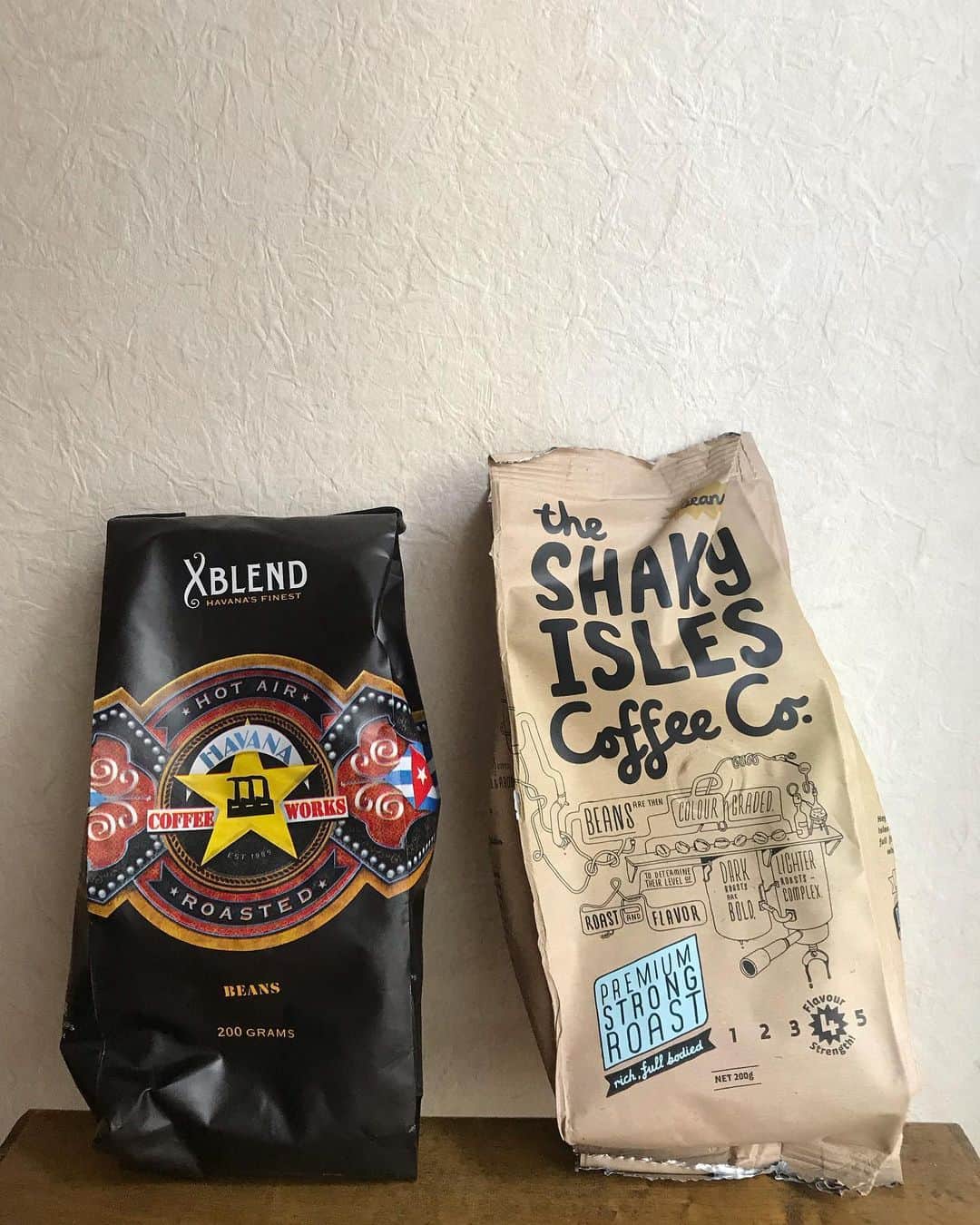 のインスタグラム：「Freshly roasted coffee from New Zealand @vja  #goodcoffee_newmarket #goodcoffee_wellington #goodcoffee_auckland #goodcoffee_newzealand #havanacoffeeworks #theshakyisles」