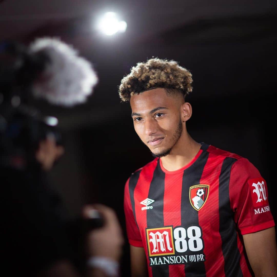 AFCボーンマスさんのインスタグラム写真 - (AFCボーンマスInstagram)「🗣 “I want to make a name for myself here and that’s my intention for the coming season.” #afcb 🍒」5月19日 16時25分 - afcb