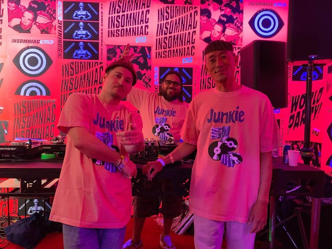 サキャスティックのインスタグラム：「Day 2! With @digitaljunior & Jonathan @insomniacltd @edc_lasvegas 📷@kennicam」