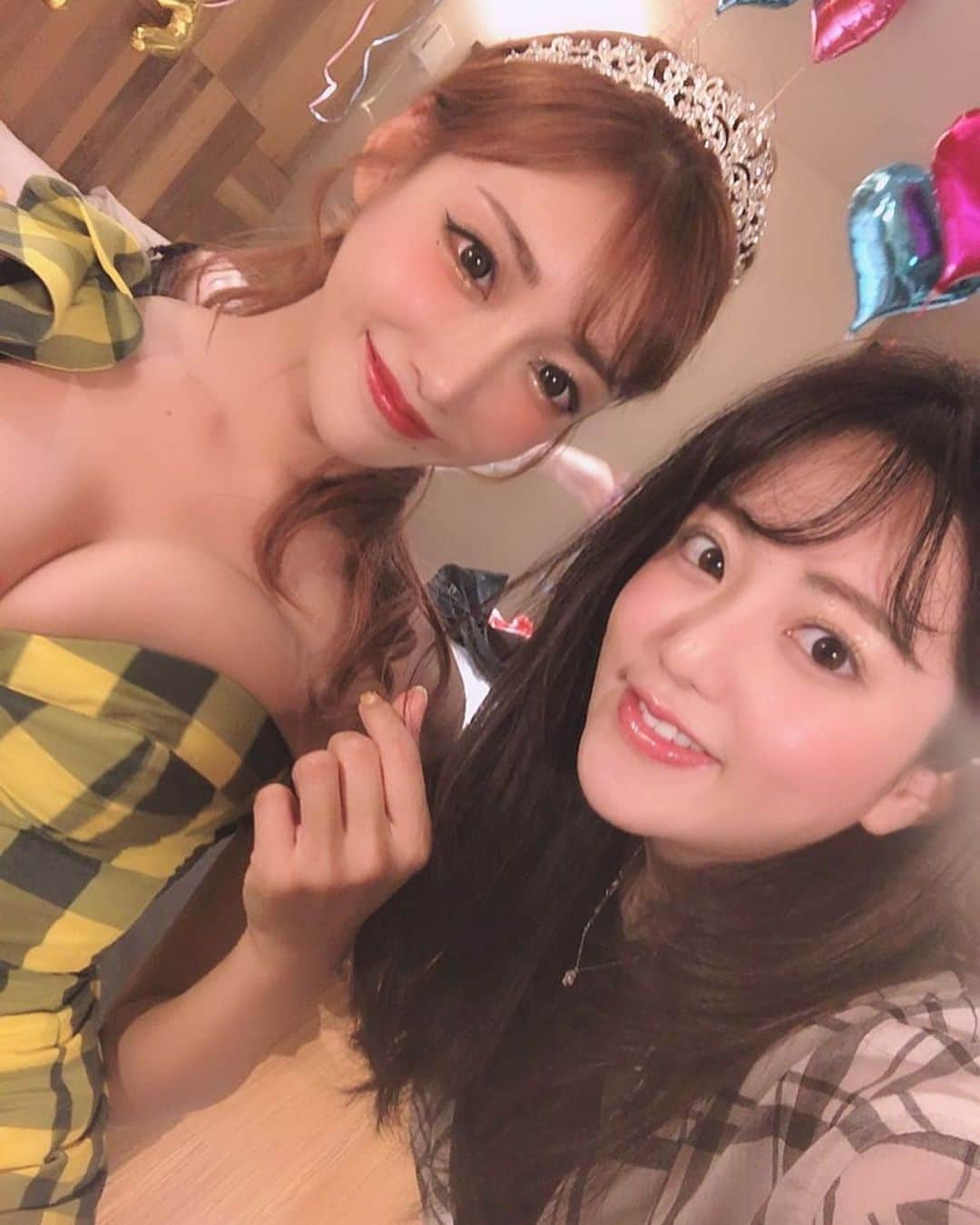 明日花キララのインスタグラム：「いつも一緒👩‍❤️‍💋‍👩」