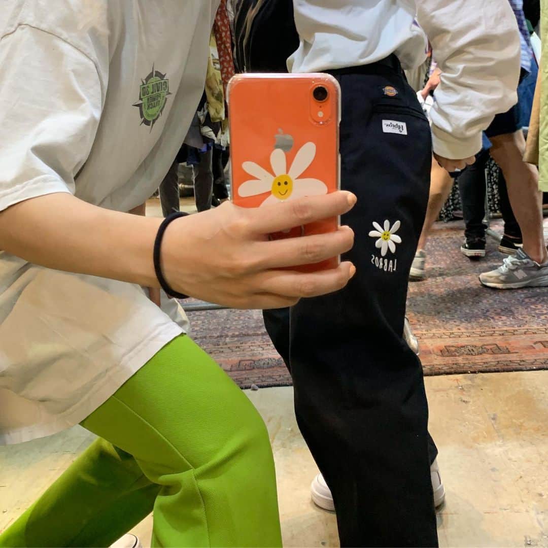 のインスタグラム：「いいなー私もこのパンツ欲しいなー 次韓国行った時買っちゃおー☺︎🔥🔥#labros」