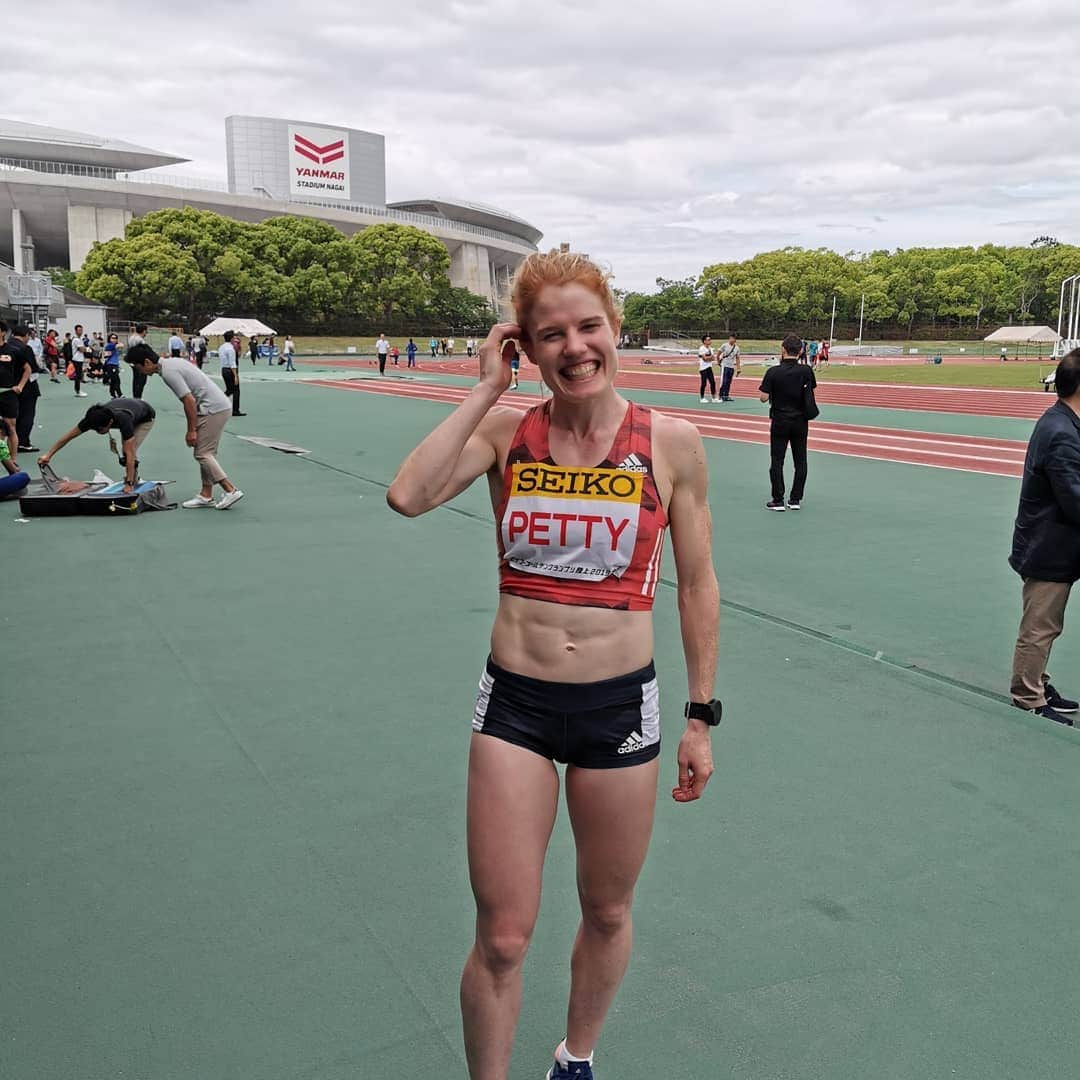 アンジェラ・ペティさんのインスタグラム写真 - (アンジェラ・ペティInstagram)「Happy to have come 3rd at the IAAF World Challenge here in Osaka today in a stacked field! (0.01 off 2nd) .  Who would have thought it could be so windy in a big stadium? 🤔🏟️🍃 haha but I'm grateful to have felt so much better than races in the NZ season! .  Congratulations to my speedy friend from Benin @noelieyarigo on the win! Next race> Nanjing, China 🇨🇳 on the 21st .  #thankyouJesus #800m」5月19日 16時58分 - angie_run800m