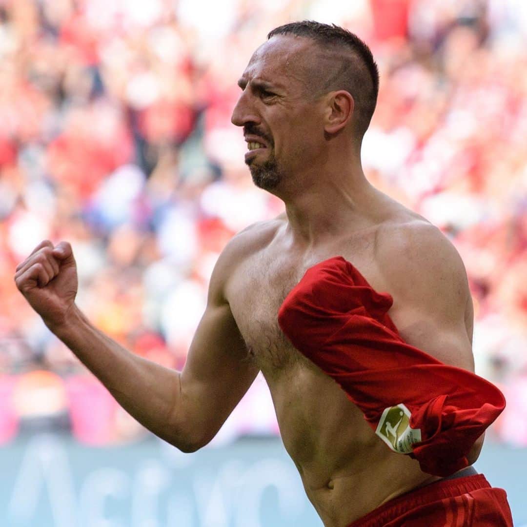 サッカーキングさんのインスタグラム写真 - (サッカーキングInstagram)「. Perfect Farewell😢 （2019.05.18） . 📷Photo by Getty Images . #リベリー #FrankRibery #Ribery #FR7 #バイエルン #FCBayern #Bayern #BayernMunich #MiaSanMia #ブンデスリーガ #BundesLiga #Schale #🏆 #MEIS7ER #football #サッカーキング #⚽️ #サッカー」5月19日 17時05分 - soccerkingjp