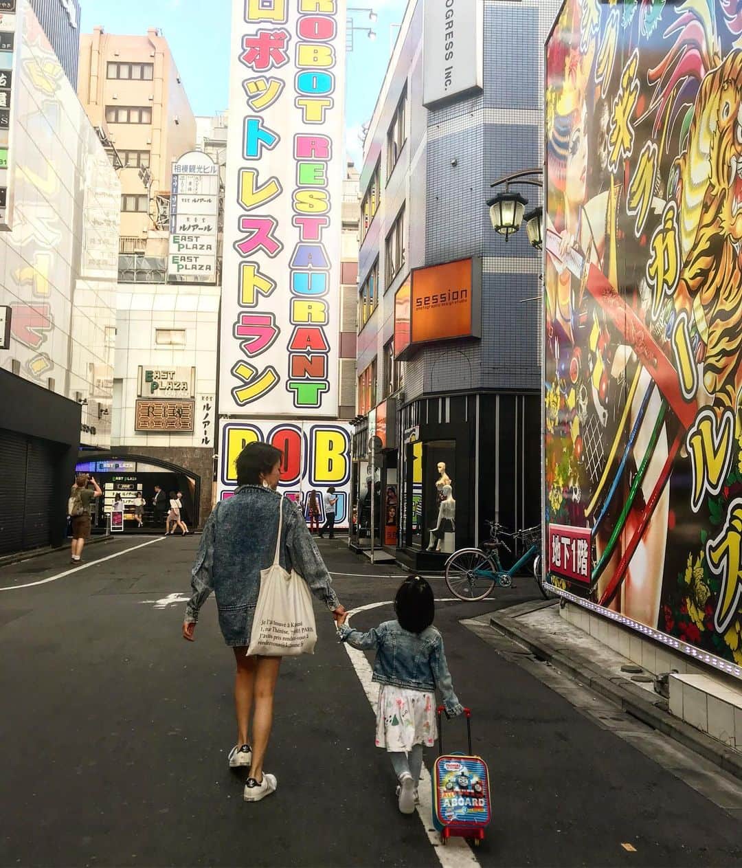 のインスタグラム：「歌舞伎町にて」