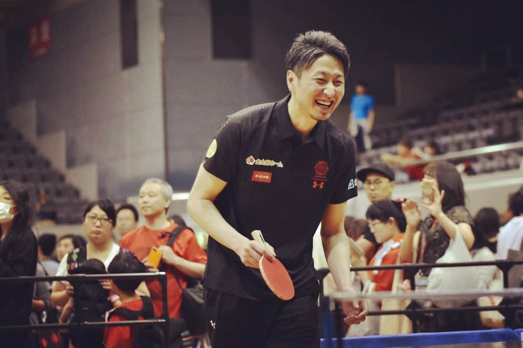 千葉ジェッツさんのインスタグラム写真 - (千葉ジェッツInstagram)「✨ブースター感謝祭✨ #chibajets  #Bリーグ #basketball #バスケ #卓球 #みんな楽しそう #笑顔 #感謝 #ありがとう #thanx #けっこう卓球も上手い #握手会 #高校大学先輩後輩コンビ #カメラ目線」5月19日 17時17分 - chibajets_official