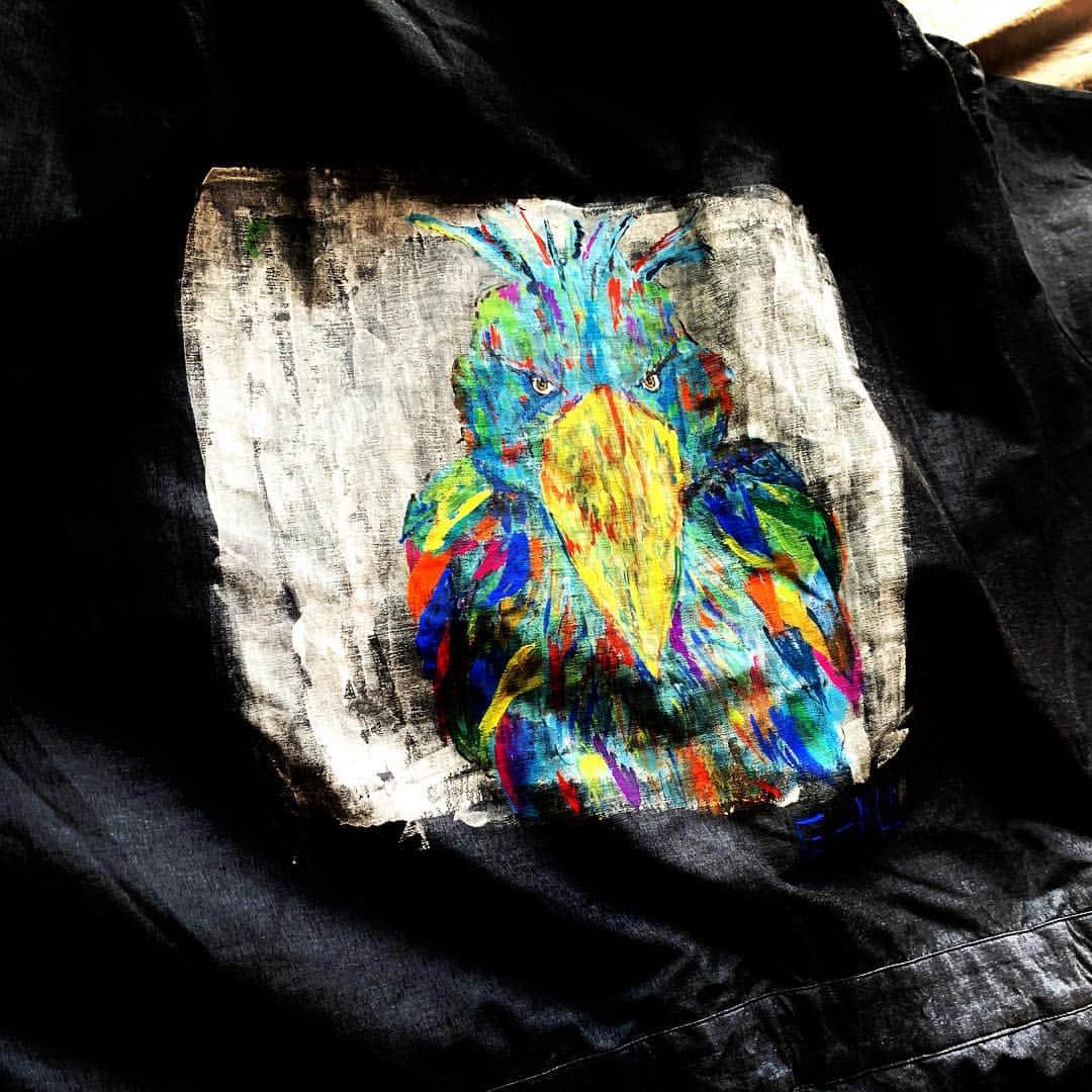 佐野岳さんのインスタグラム写真 - (佐野岳Instagram)「先日購入した服に  #ハシビロコウ を #落書き  #ペイント  お気に入りの一枚になりそう。」5月19日 17時18分 - gaku_sano_09