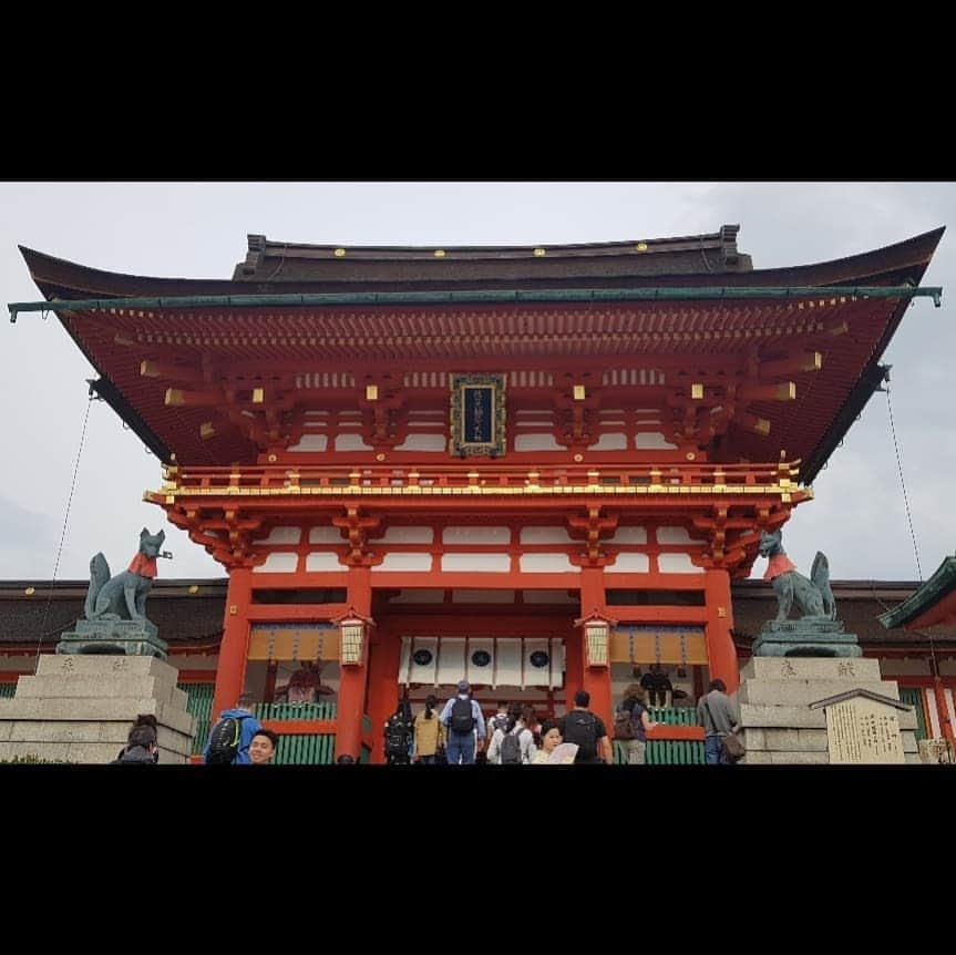 シャルレーヌ・ギニャールさんのインスタグラム写真 - (シャルレーヌ・ギニャールInstagram)「Kyoto ⛩ #memories #kyoto #japan #vacation #holidays #🇯🇵 #nijocastle #fushimiinari  #sobeautiful #love」5月19日 17時21分 - charleneguignard