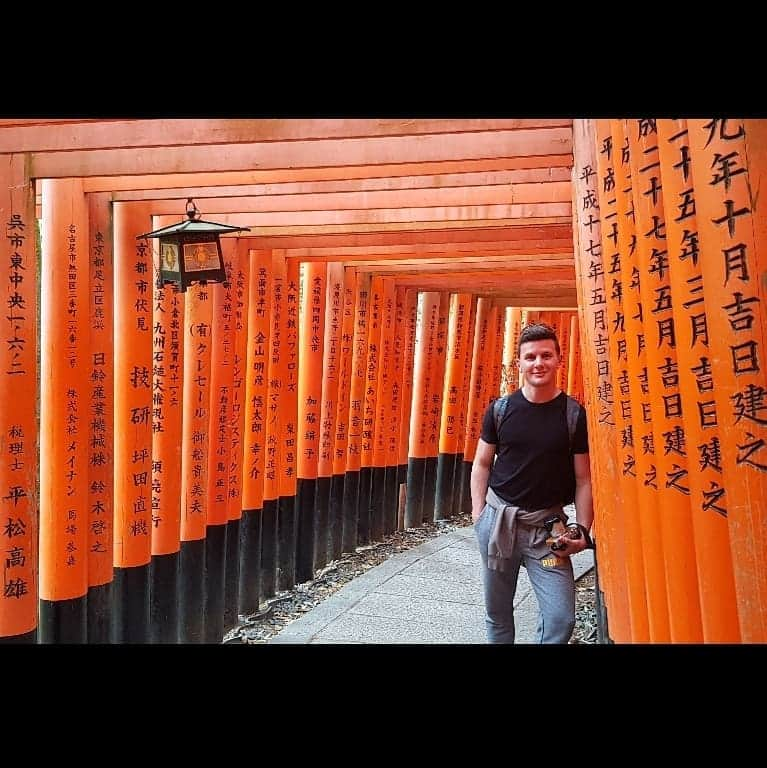 シャルレーヌ・ギニャールさんのインスタグラム写真 - (シャルレーヌ・ギニャールInstagram)「Kyoto ⛩ #memories #kyoto #japan #vacation #holidays #🇯🇵 #nijocastle #fushimiinari  #sobeautiful #love」5月19日 17時21分 - charleneguignard